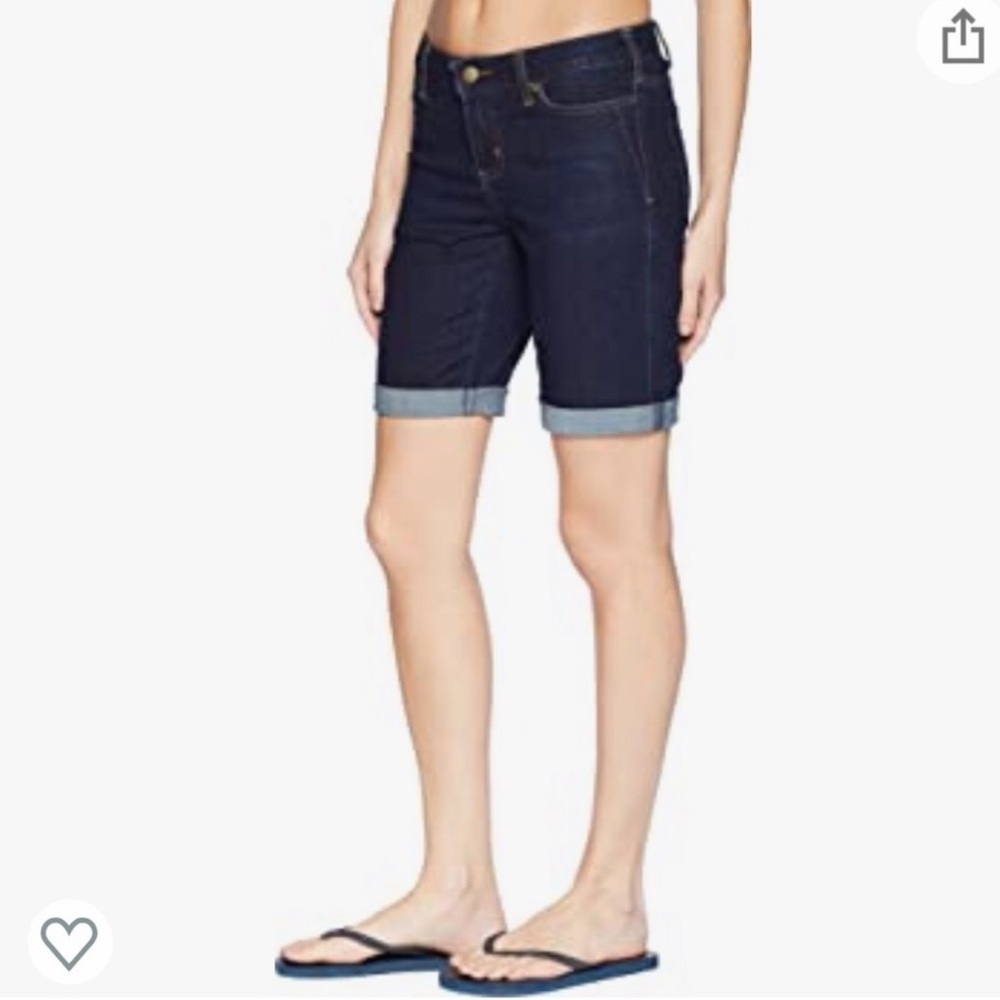 Carhartt Layton Bermuda denim shorts. Size 6.